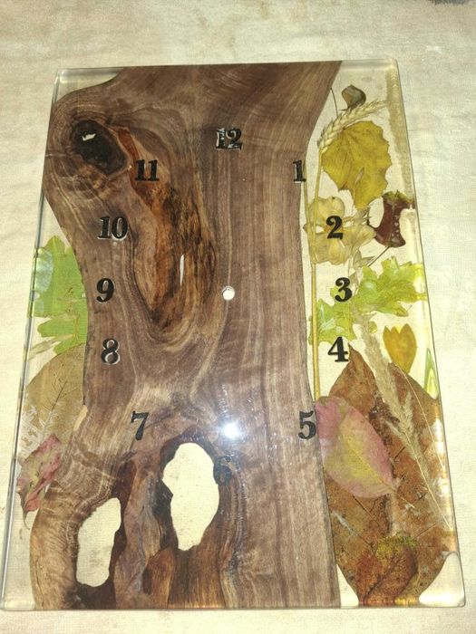 Часовник от дърво с епоксидна смола