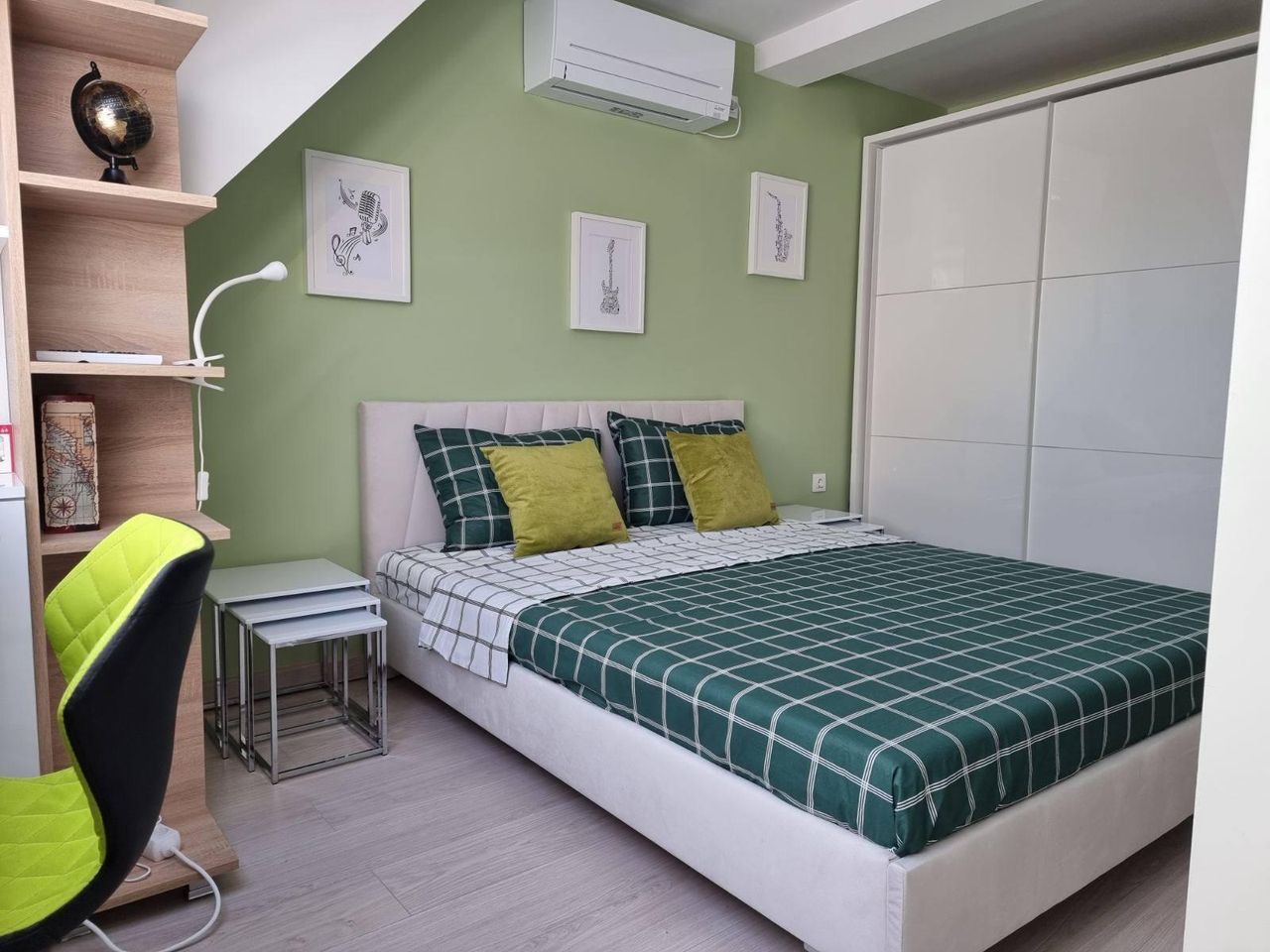 Дава се под наем Тристаен апартамент в София, Зона Б-18 - 100 кв.м за 1350 € - Снимка #8