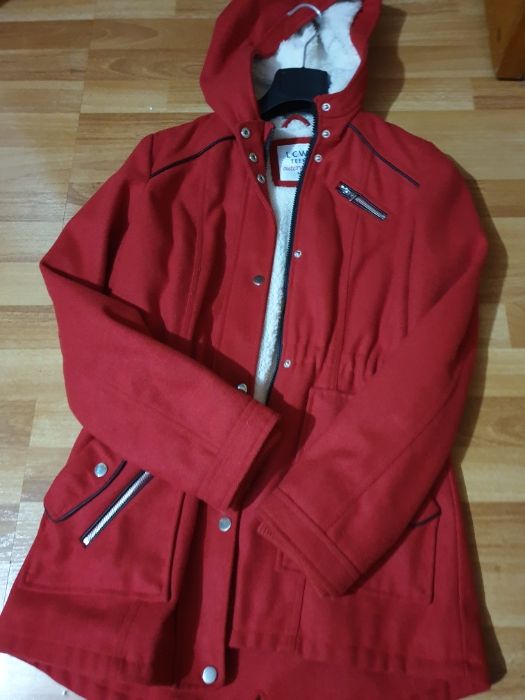 Vand palton rosu cu gluga Waikiki