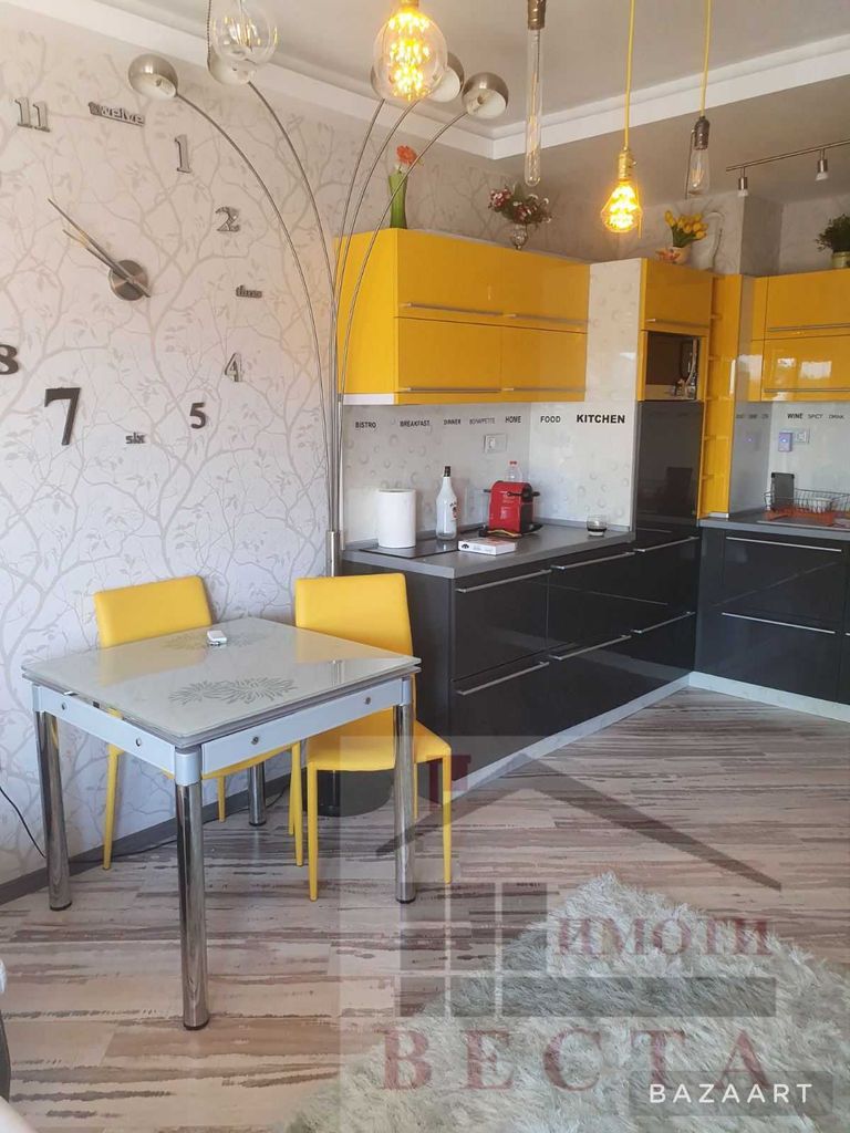 Дава се под наем Двустаен апартамент в Варна, Бриз - 62 кв.м за 500 € - Снимка #1