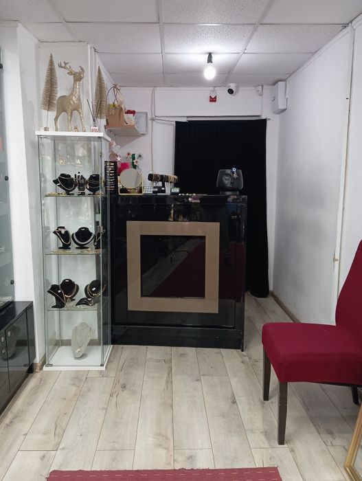 Vitrin toate Mobilier