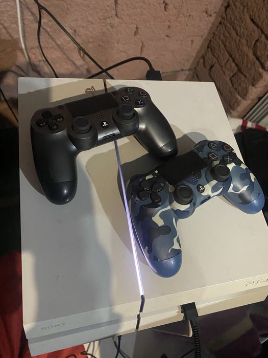 PS4 classic 1 tb white