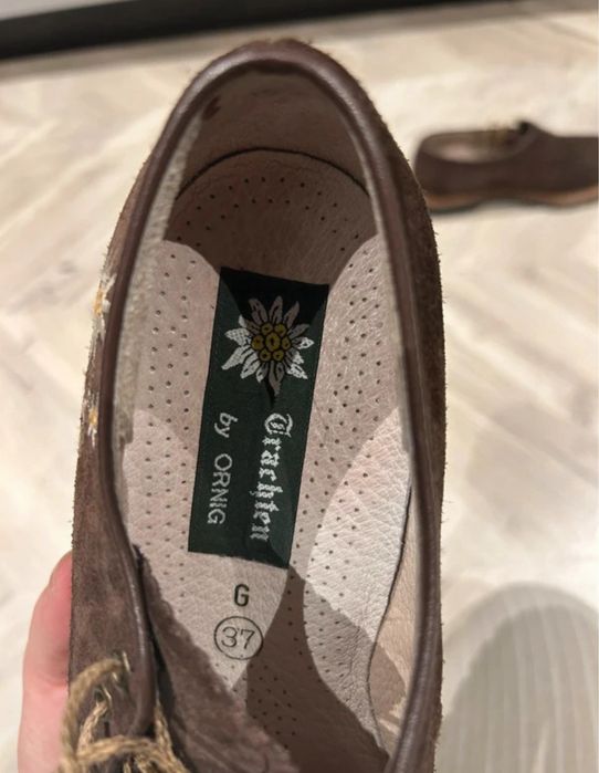 Pantofi maro din piele cu broderie, marimea 36