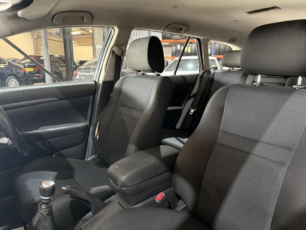 Toyota avensis t25 2.2 d-cat