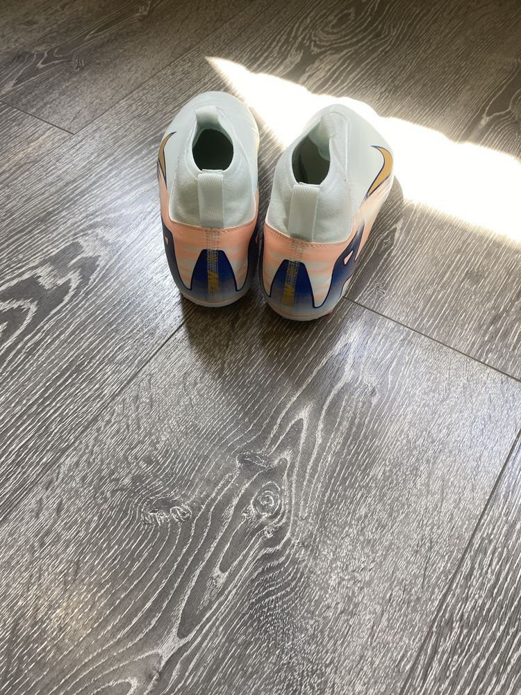 Футболни бутонки Nike