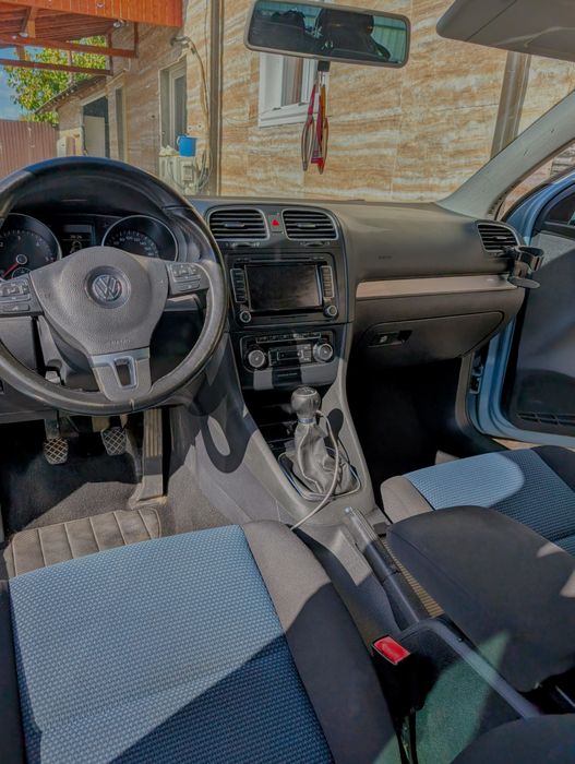 Vw Golf 6 1.6 Tdi R-Line stare foarte buna
