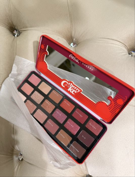 Paleta machiaj Douglas Coke