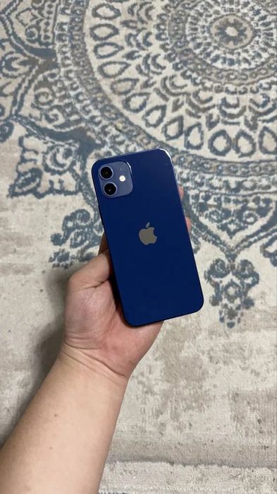 Продам iPhone 12 айфон 12