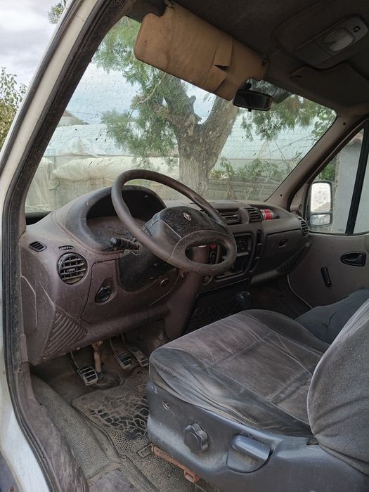 Vând Renault master 2002