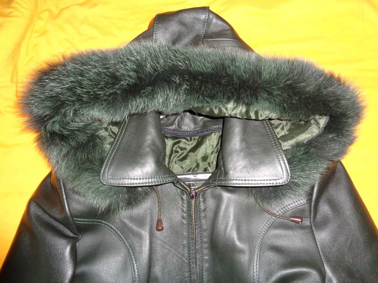 Продавам дамско българско кожено яке