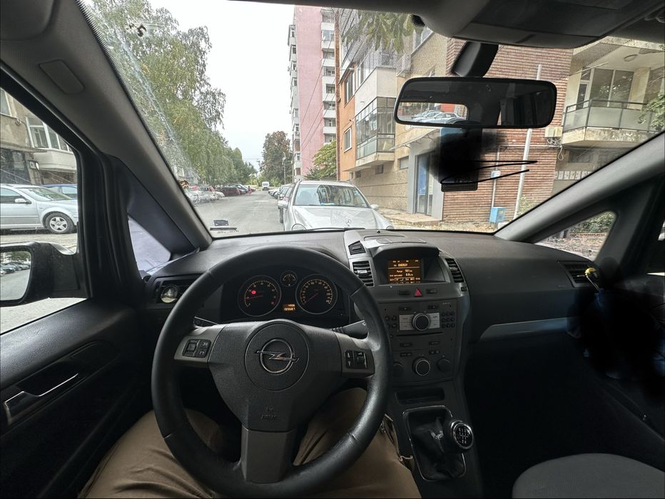 Opel Zafira B (A05)
