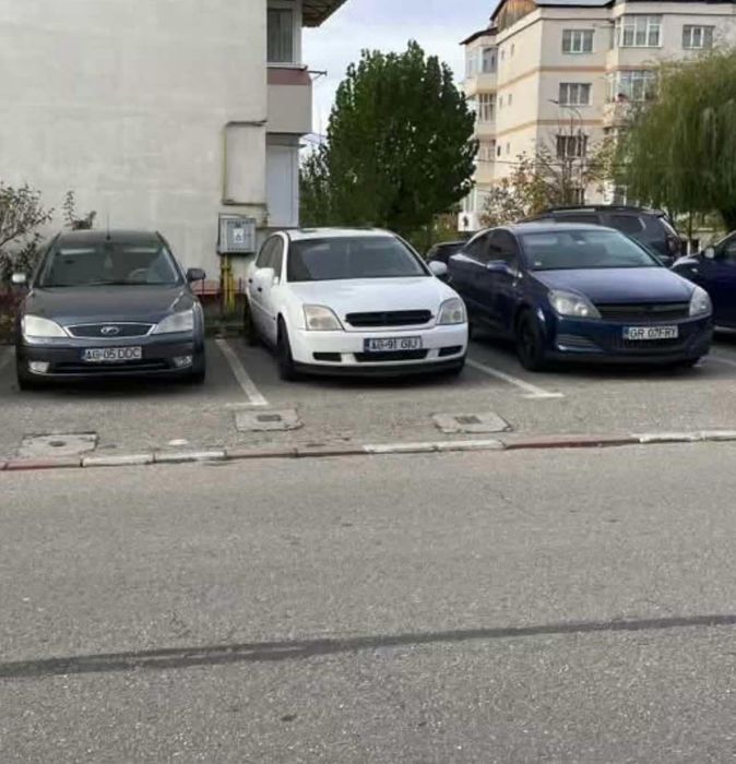 Vând 3 mașini la 4000 euro