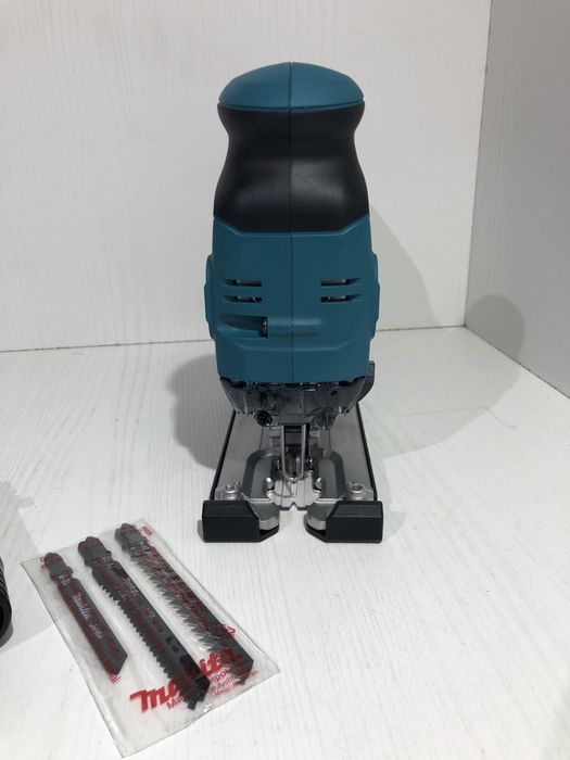 Fierăstrău pendular Makita DJV 181