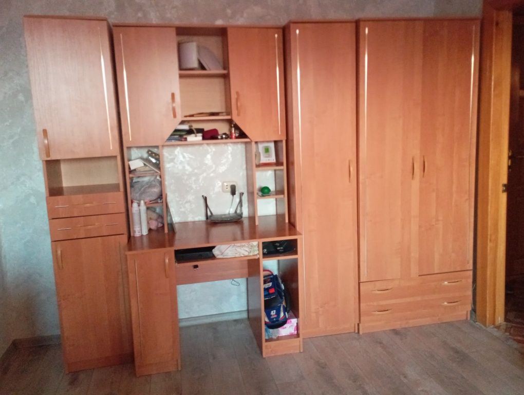 Продам школьную  стенку. Не дорого
