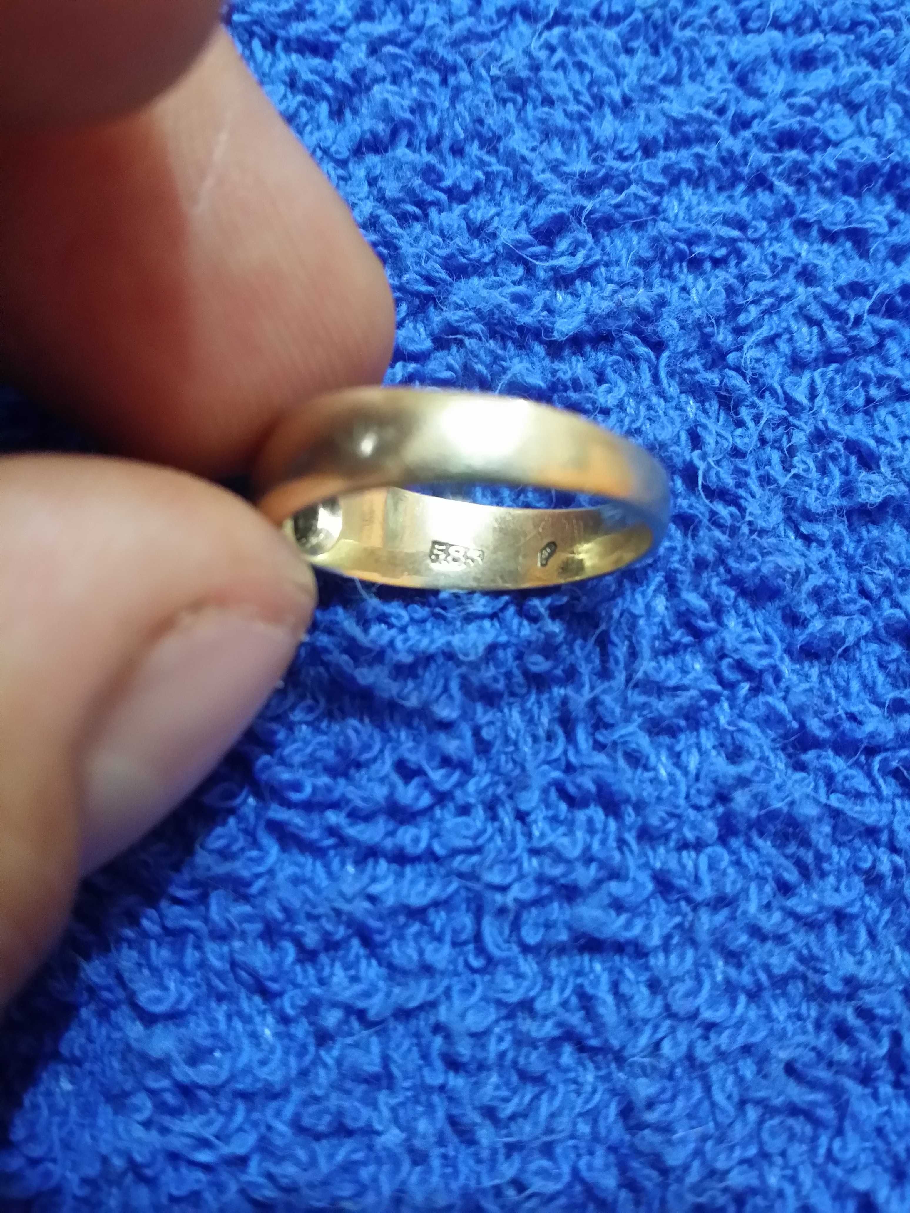 Inel aur galben 14 kt cu diamant natural 4 mm