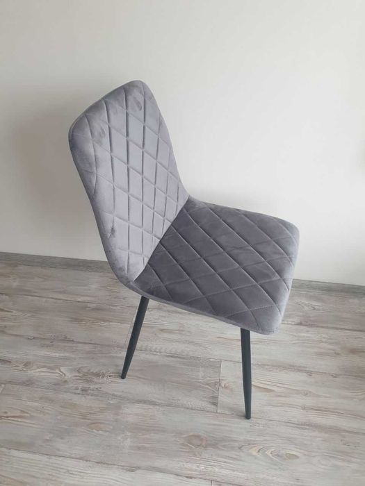 Чисто нов (в опаковка) стол