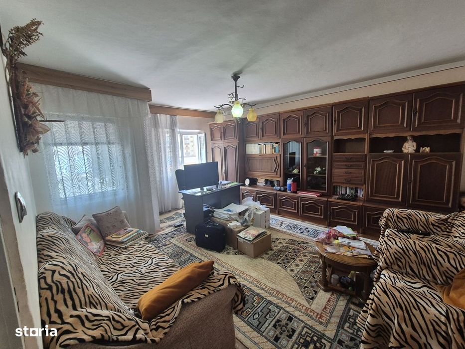 Vand apartament 3 camere Piata Sud