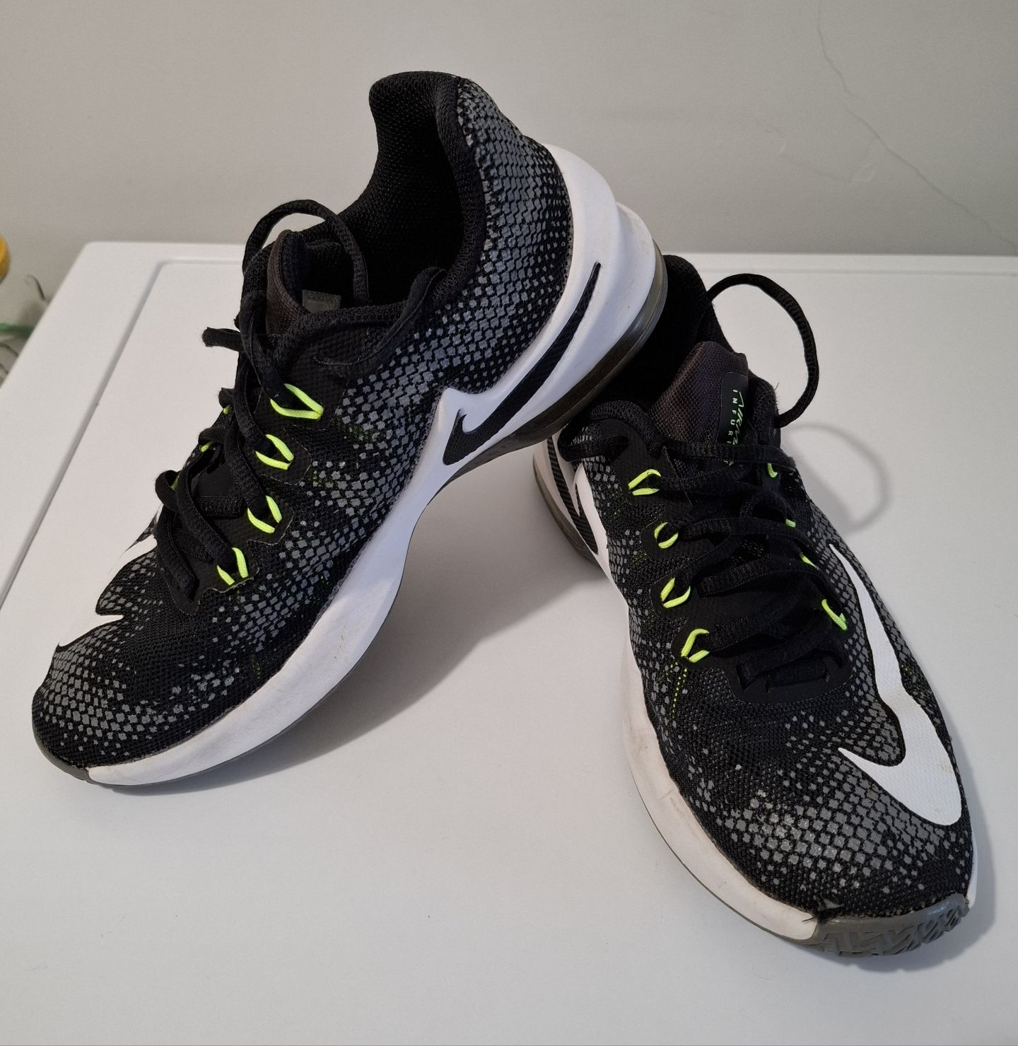Маратонки Nike 37.5