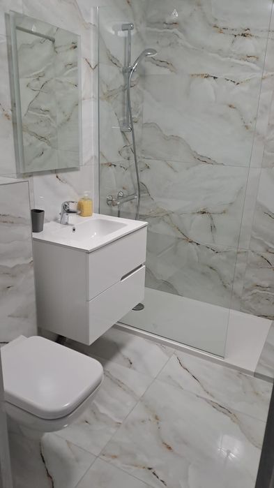 Inchiriez apartament regim hotelier