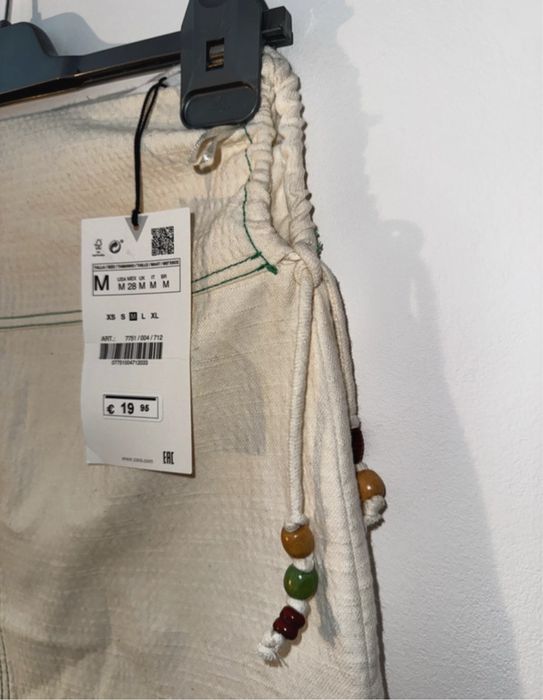 Fusta mini de panza cu detalii din margele