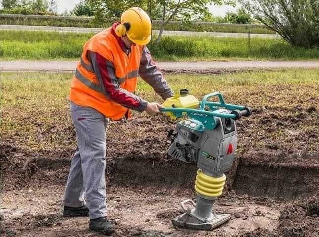Аренда инструмента. Трамбовка  электрическая кенгуру кузнечик вибратор
