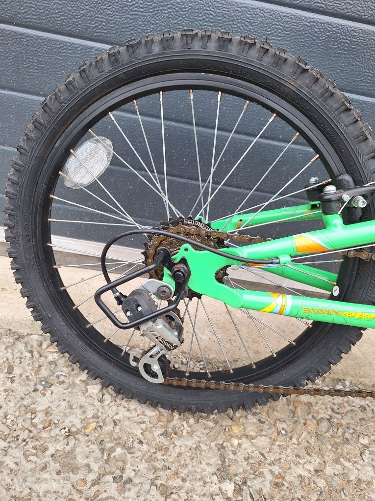 Bicicleta apollo pentru copii de 7-11 ani
