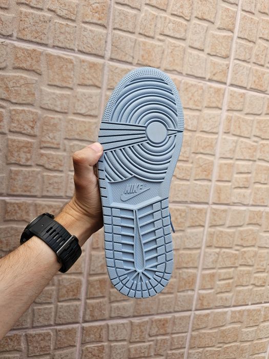 Jordan 1 low SE 42.5