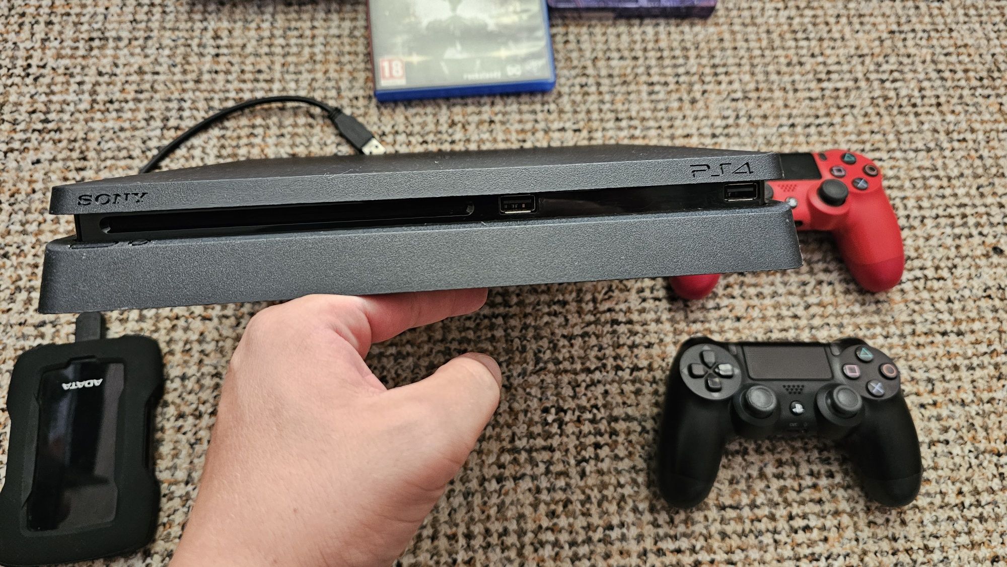 Спешно! Playstation 4 Slim 500gb + 1TB Hard drive+ 6 игри + 2 джойстик