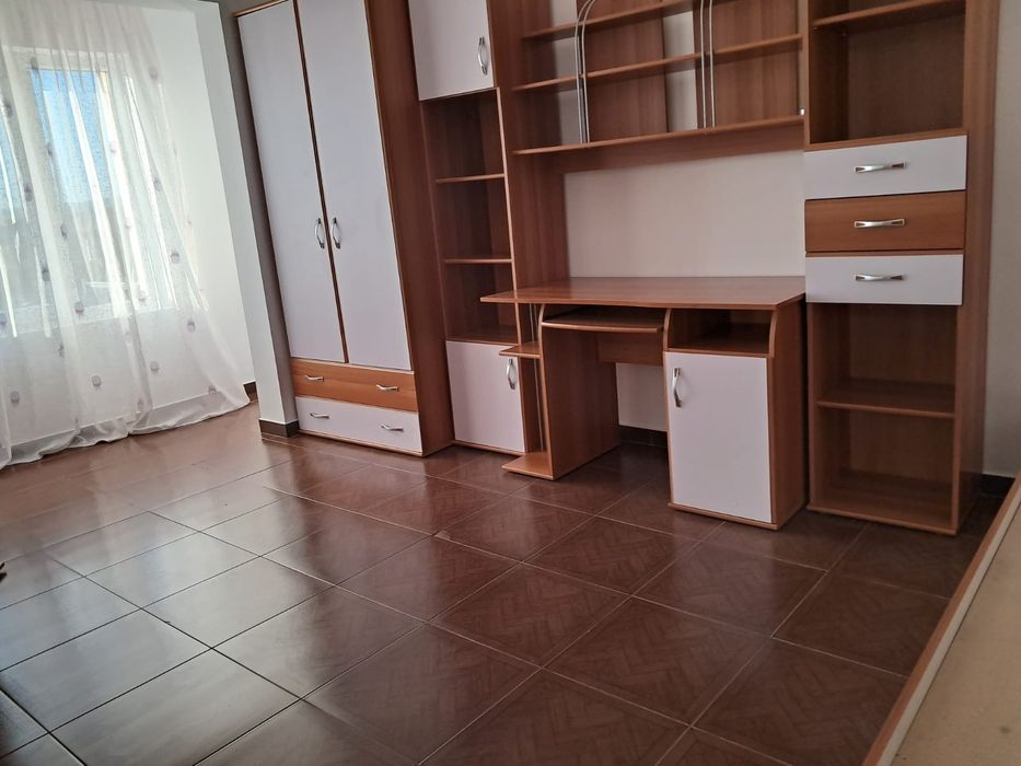Vand apartament 3 camere