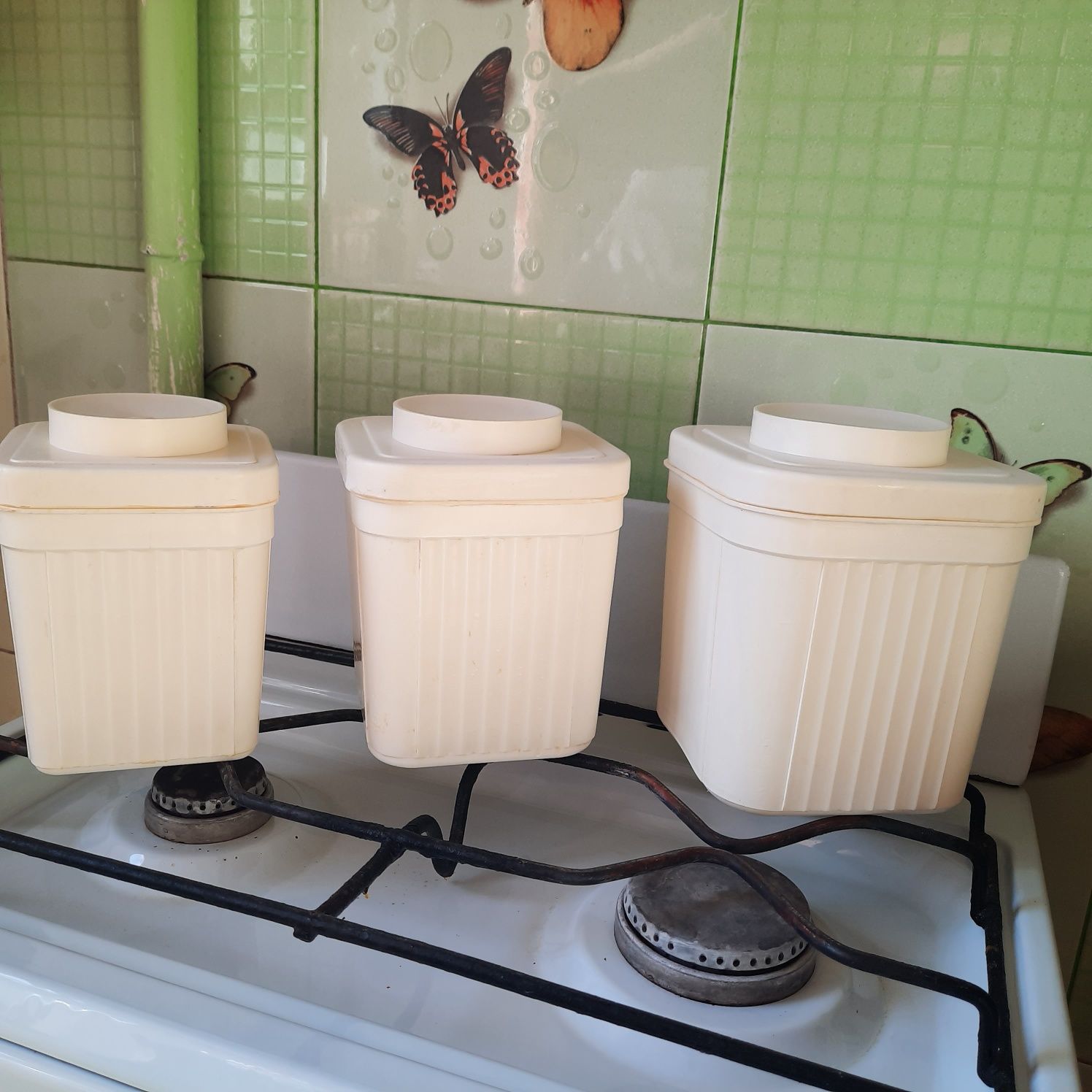 Продаю ёмкости под сыпучих продукты