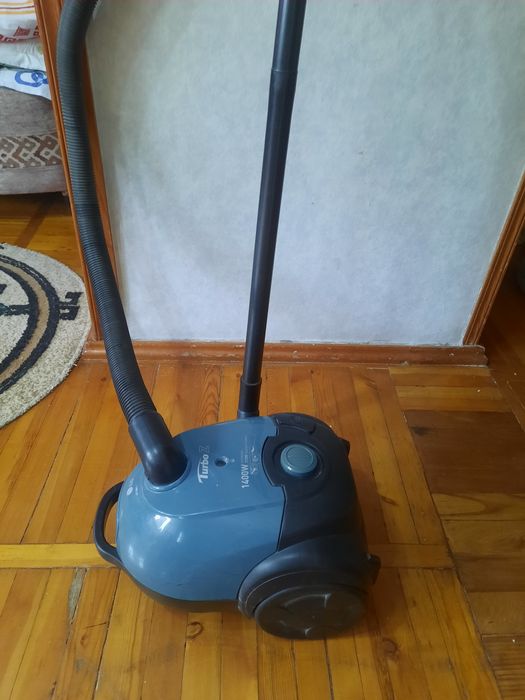 Продаётся пылесос LG