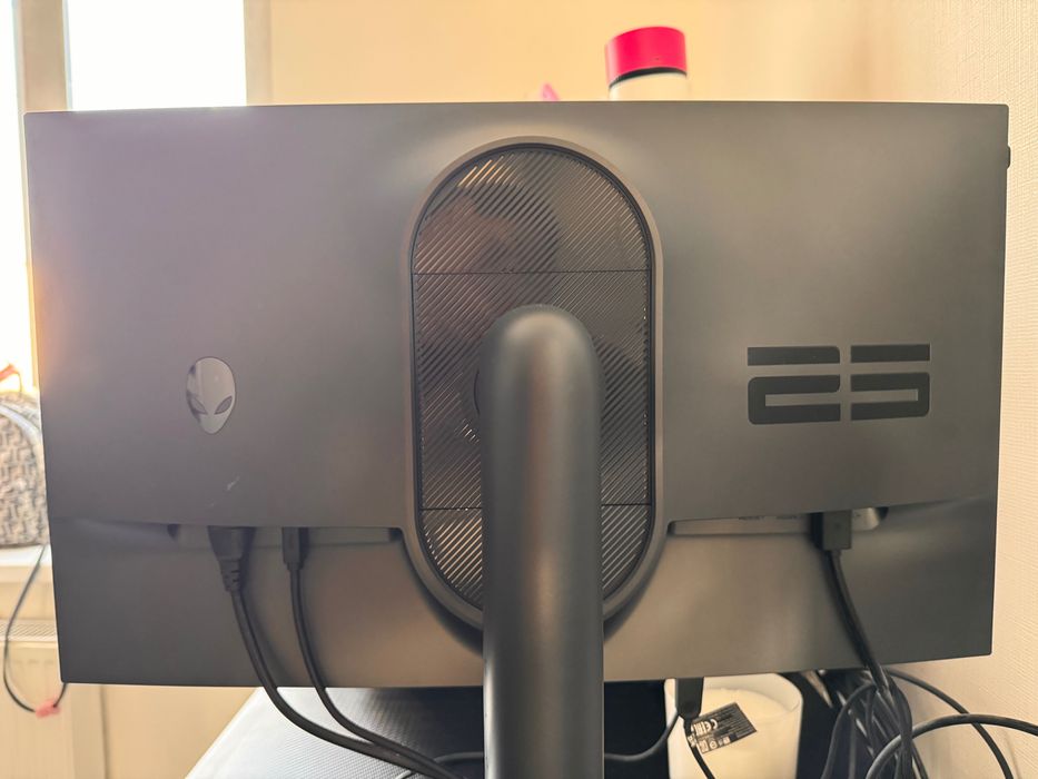 Монитор DELL Alienware