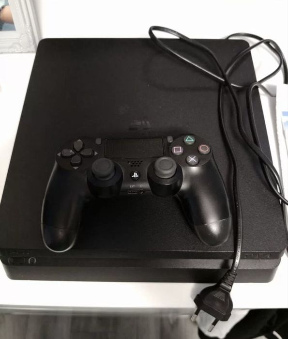 Отдам даром Sony playstation 4