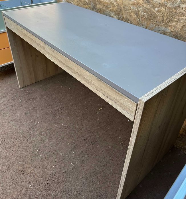 Birou Solid cu 2 sertare; Masa de lucru cu blat 135x60 cm