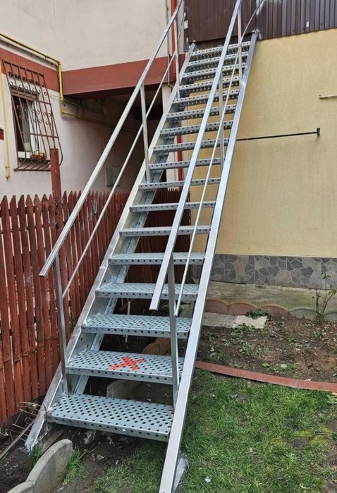 Scări exterior Isu sau mansarda