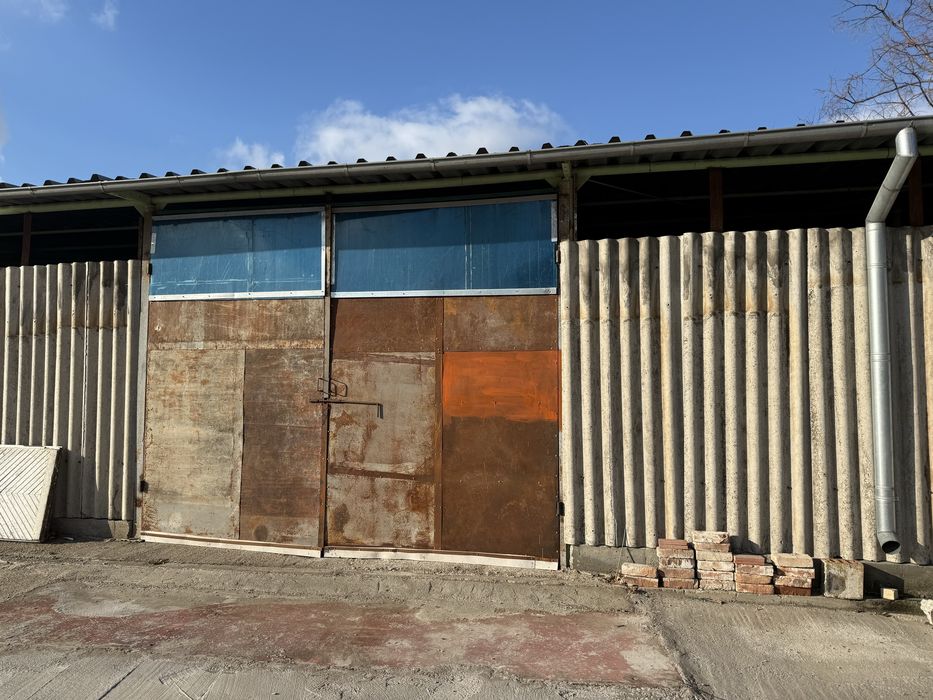 Склад 250 кв.м свободна зона русе.Става и за автосервиз