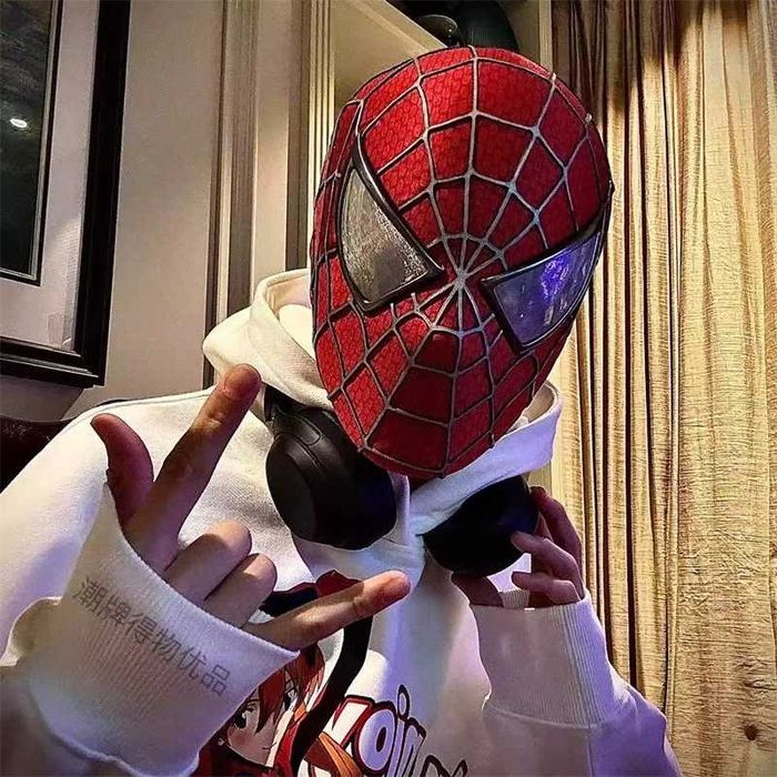 Реалистична Маска Спайдърмен Марвел с мигащи светещи очи дистанционно