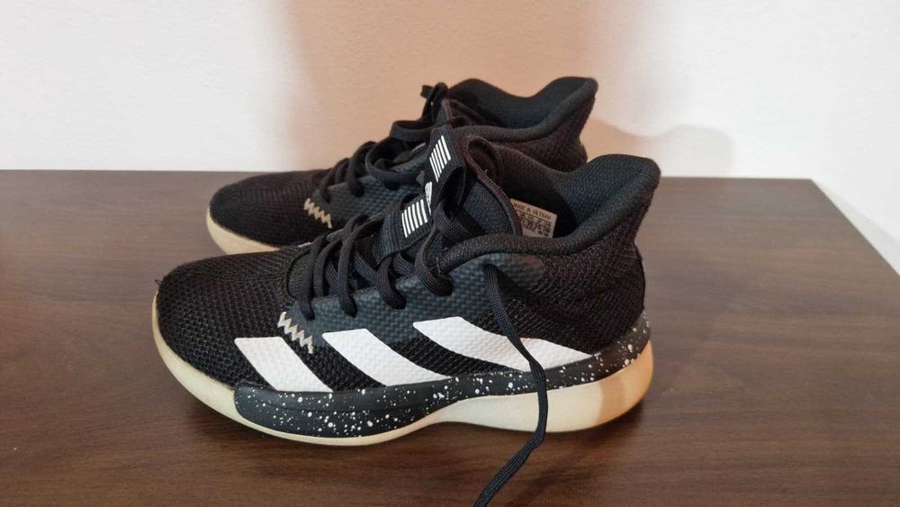 Pantofi sport ADIDAS - Copii - marimea 35 (2,5)