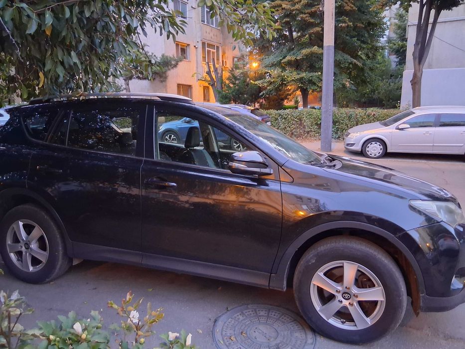 SUV Toyota rav4 motor 2000cm. tracțiune față, km 348750 reali