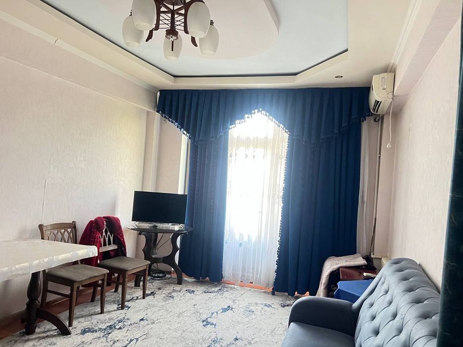 Медгарадок бозорча йонида медик колеж йонида