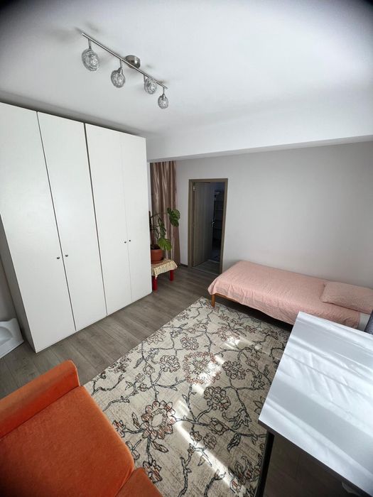 Apart 2 camere etj 2/3 zona de case, Militari, str Soarelui nr. 14,