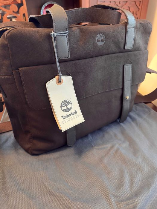 Vând geantă bărbați | Timberland | piele nubuck | nouă