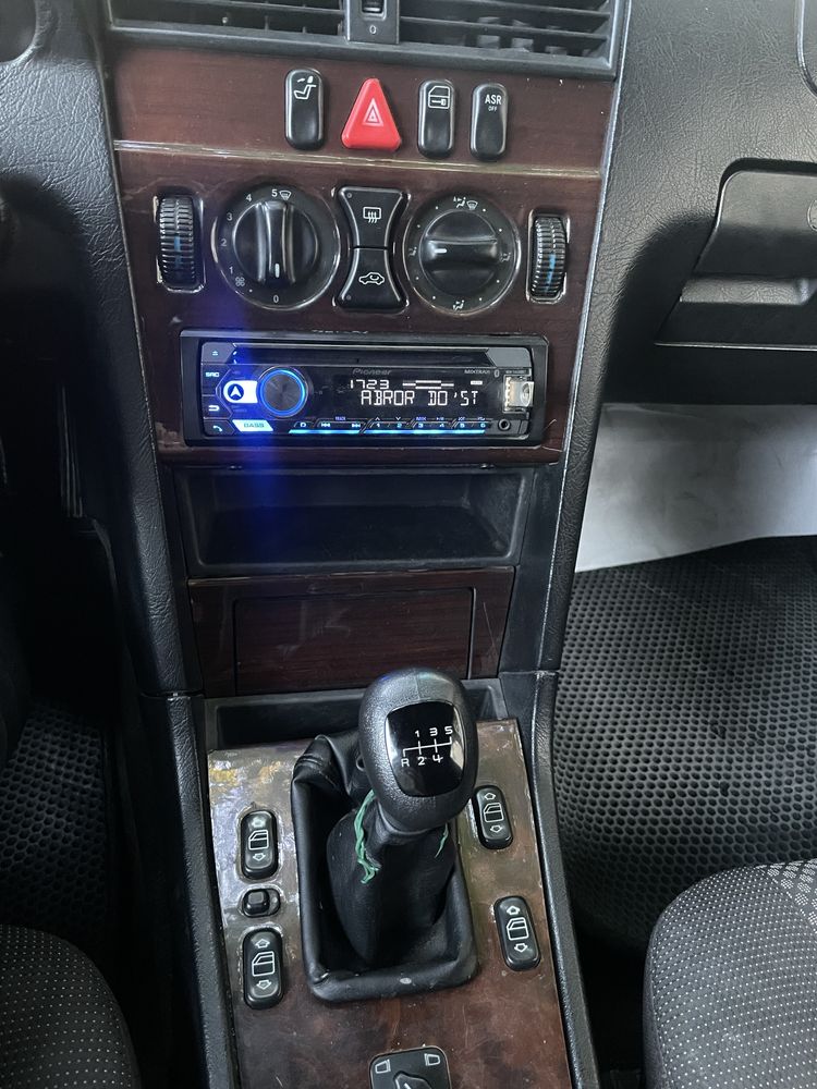 Mersedes benz sotiladi
