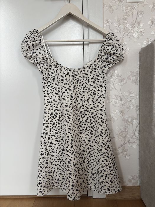 рокля от Bershka