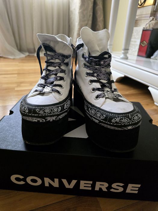 Converse × Miley Cyrus Smiley