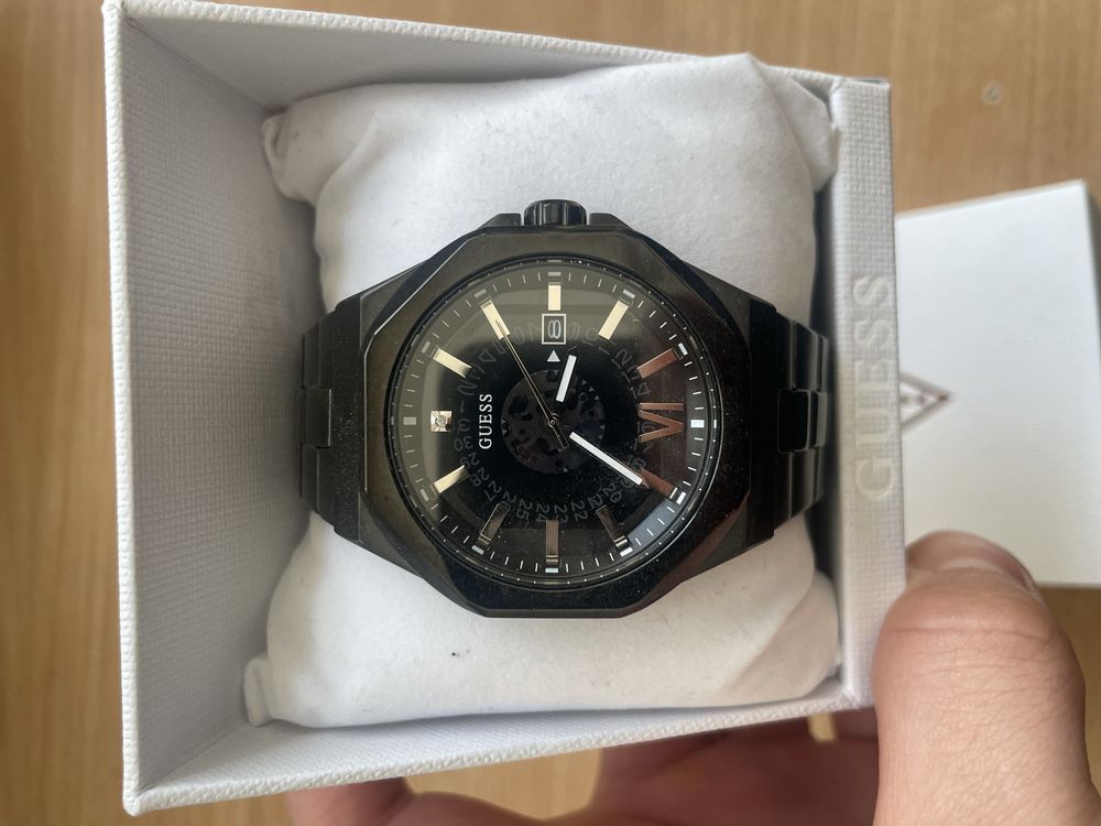 Часовник Guess  (Неизползван)