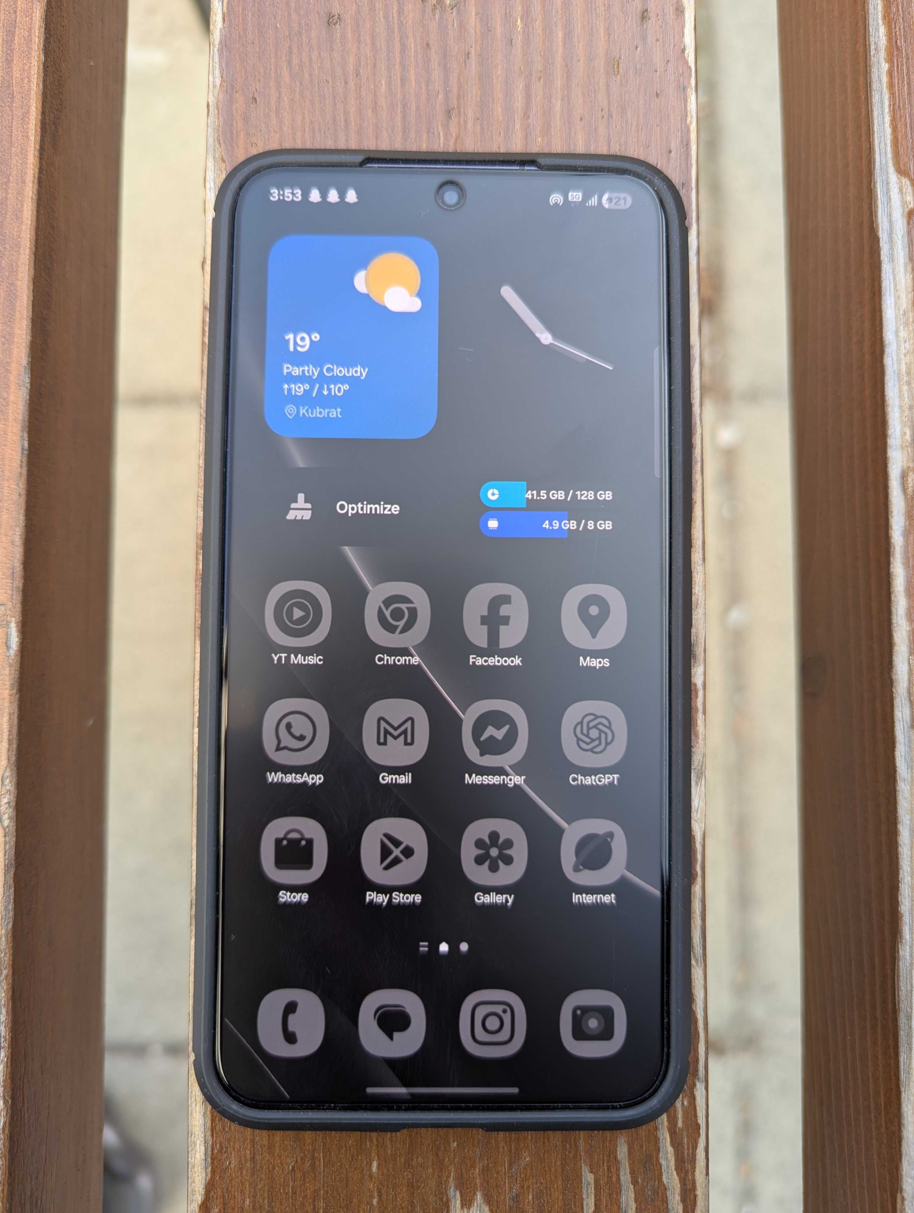Samsung s22 5G  .