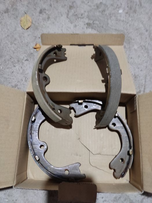 Колодки стояночного тормоза fx35