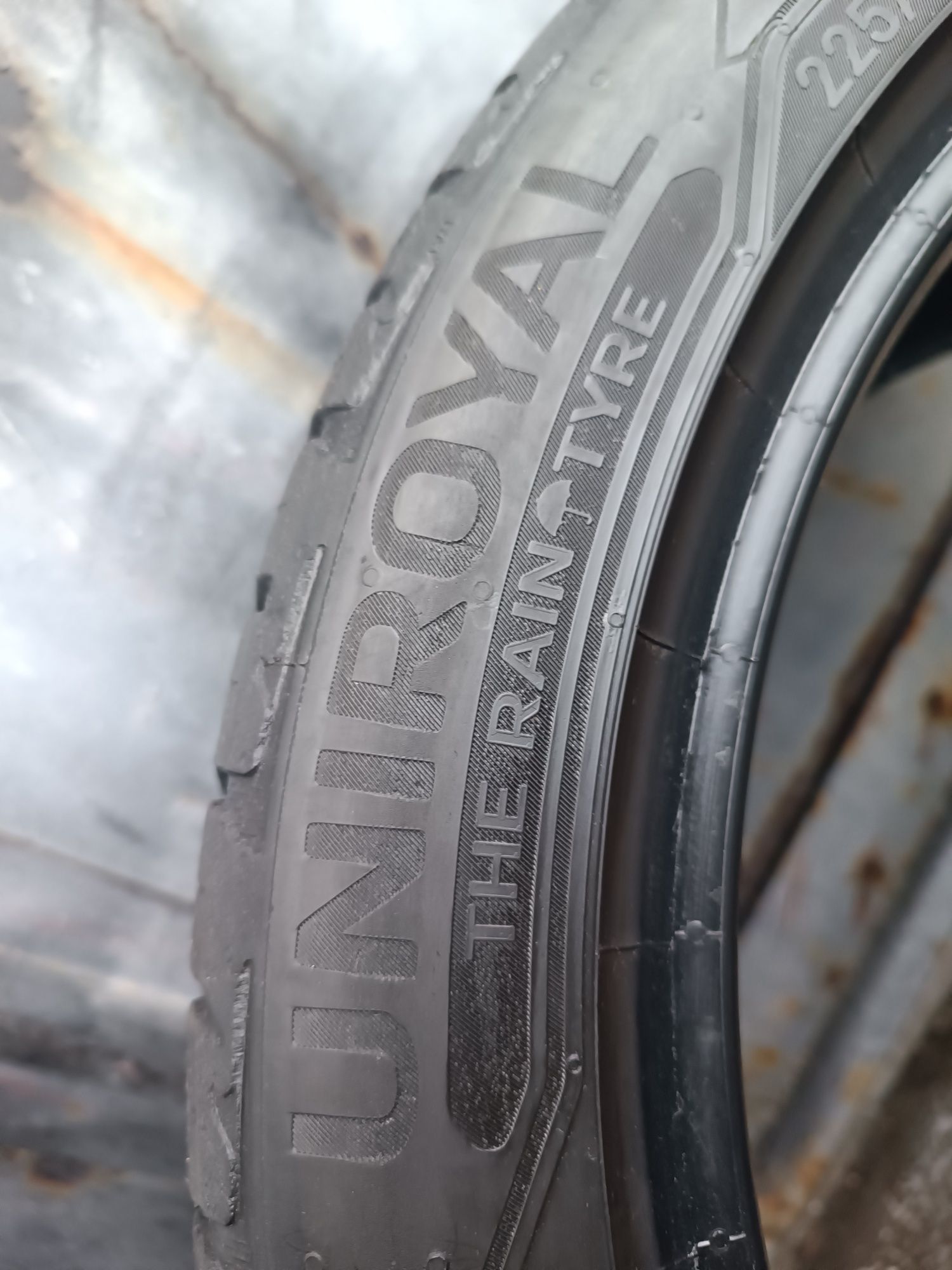 225/45/17 Uniroyal Дот 2522