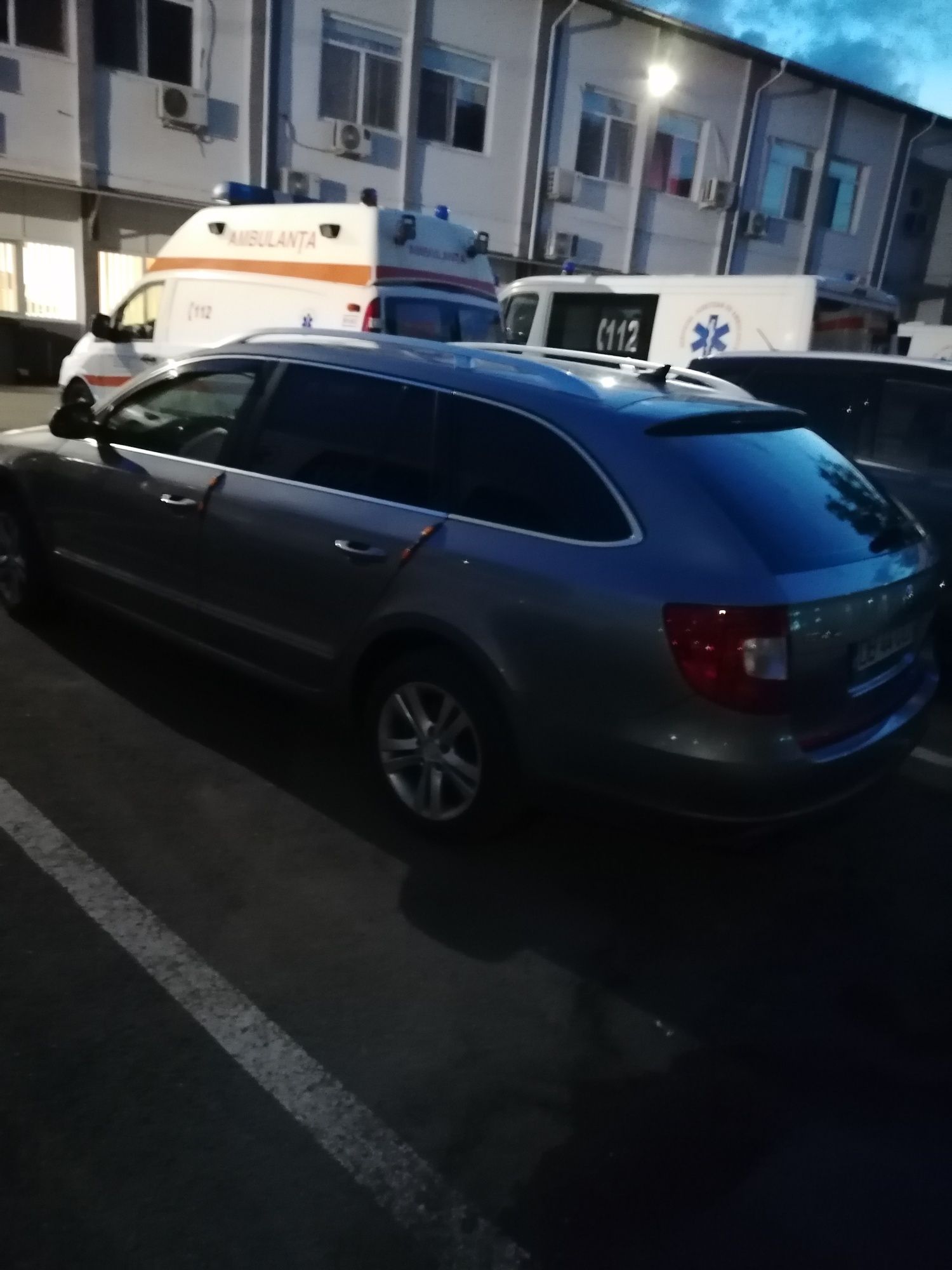 Vând skoda superb 4x4 combi